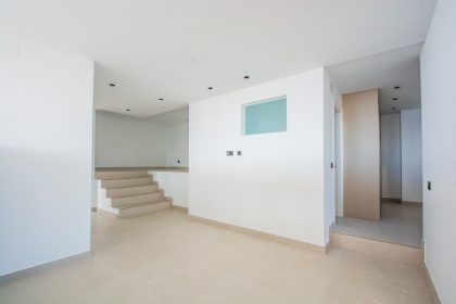 5c6e39bc8e577d0ed822517e979bda75 - 9