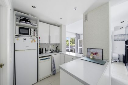 5c8de982ef39642401c8d9966cfcc196 - 12