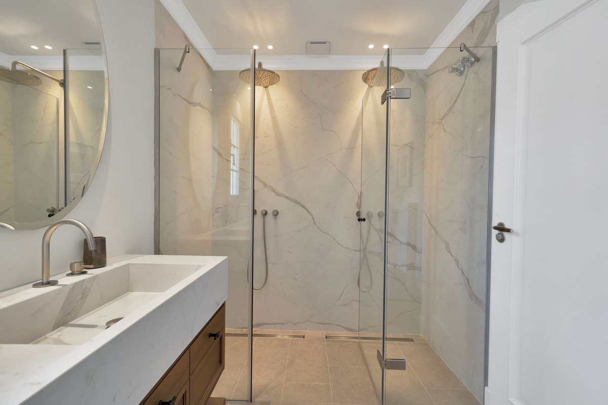 5ca21f1363edc2c4747dcb5d6d1305b7 - 24