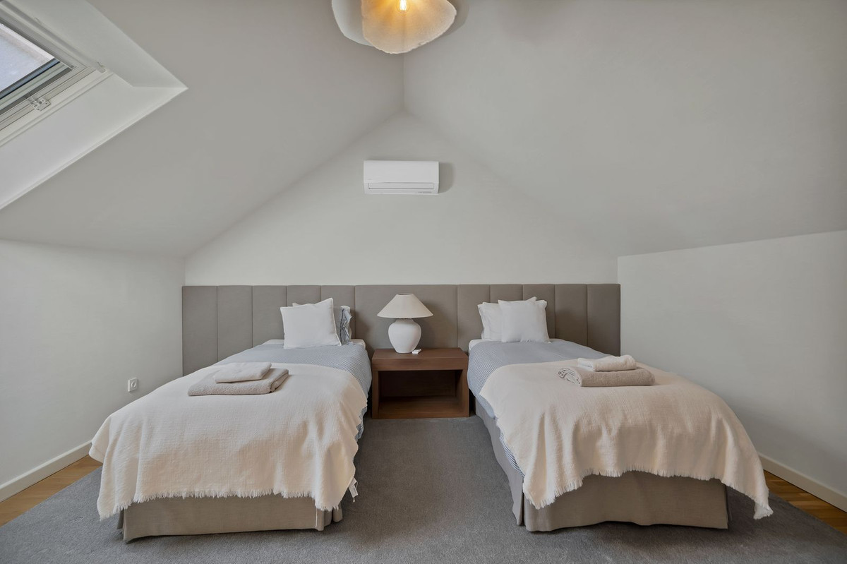 5ca21f1363edc2c4747dcb5d6d1305b7 - 35