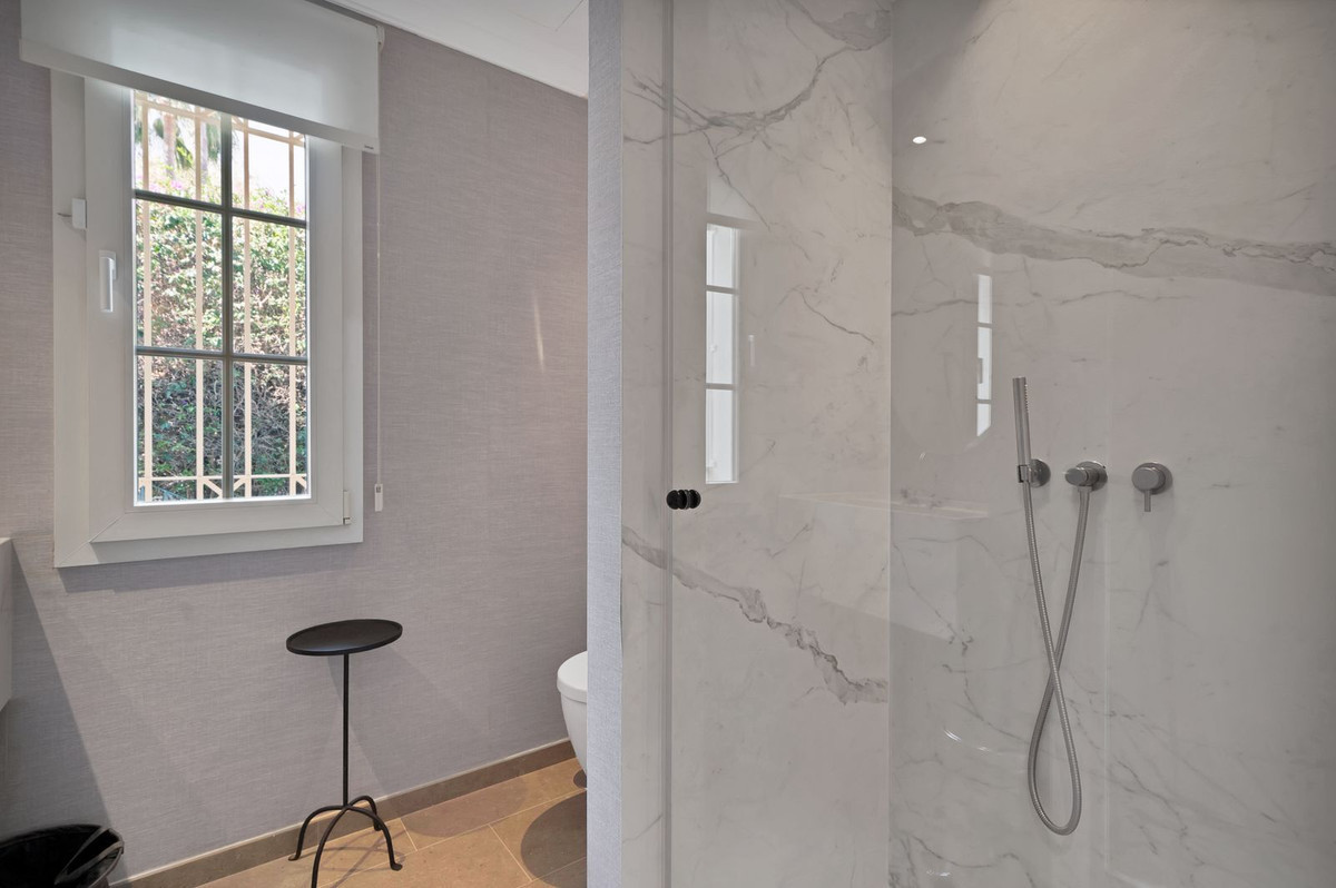 5ca21f1363edc2c4747dcb5d6d1305b7 - 40