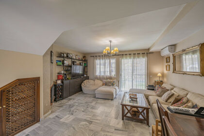 5d7355b39a79b16dbb5c308942476dca - 10