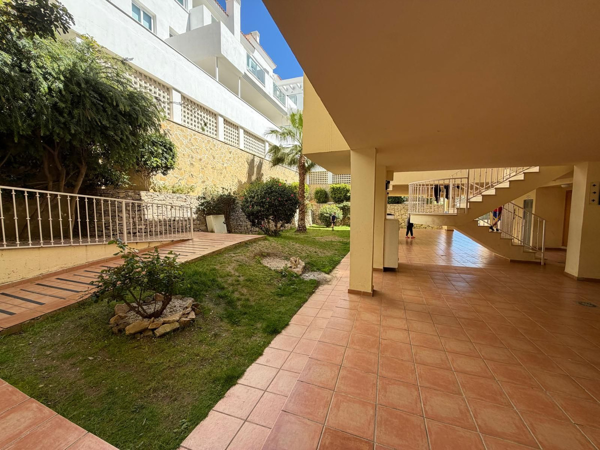 5d9dc5670961f65ac8e5f4e583393d7a - 12