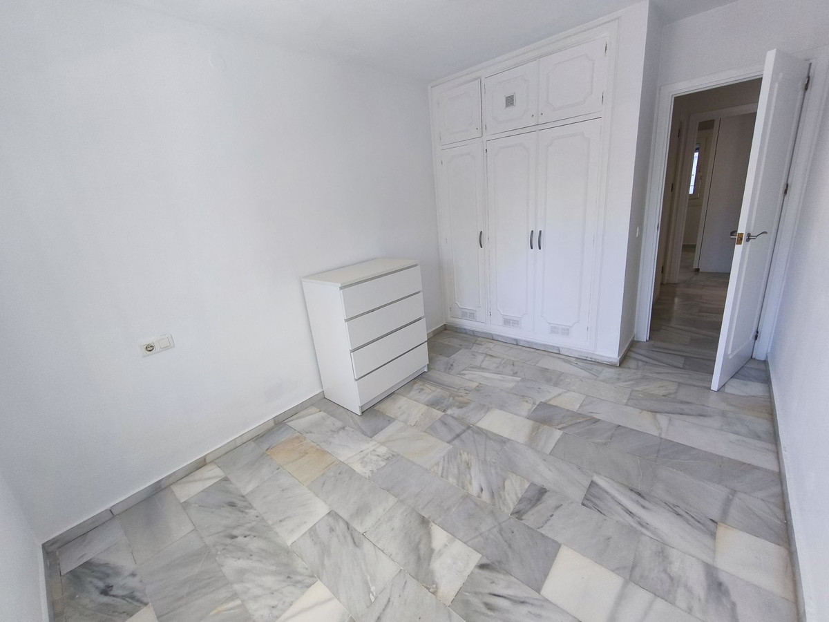 5e1b52ce9634459586778c1c1effaaa6 - 12