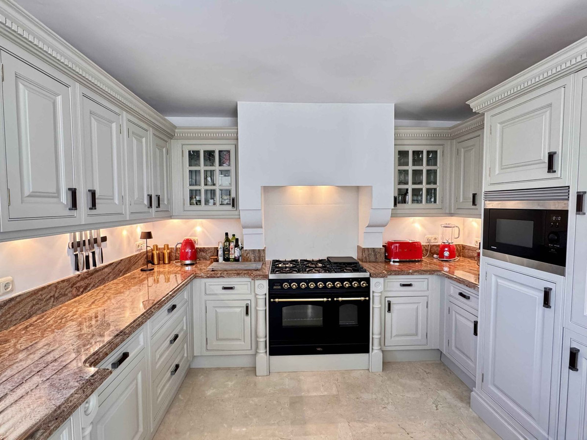 5ec702c7c46fa80f94954cd7d290abe6 - 21