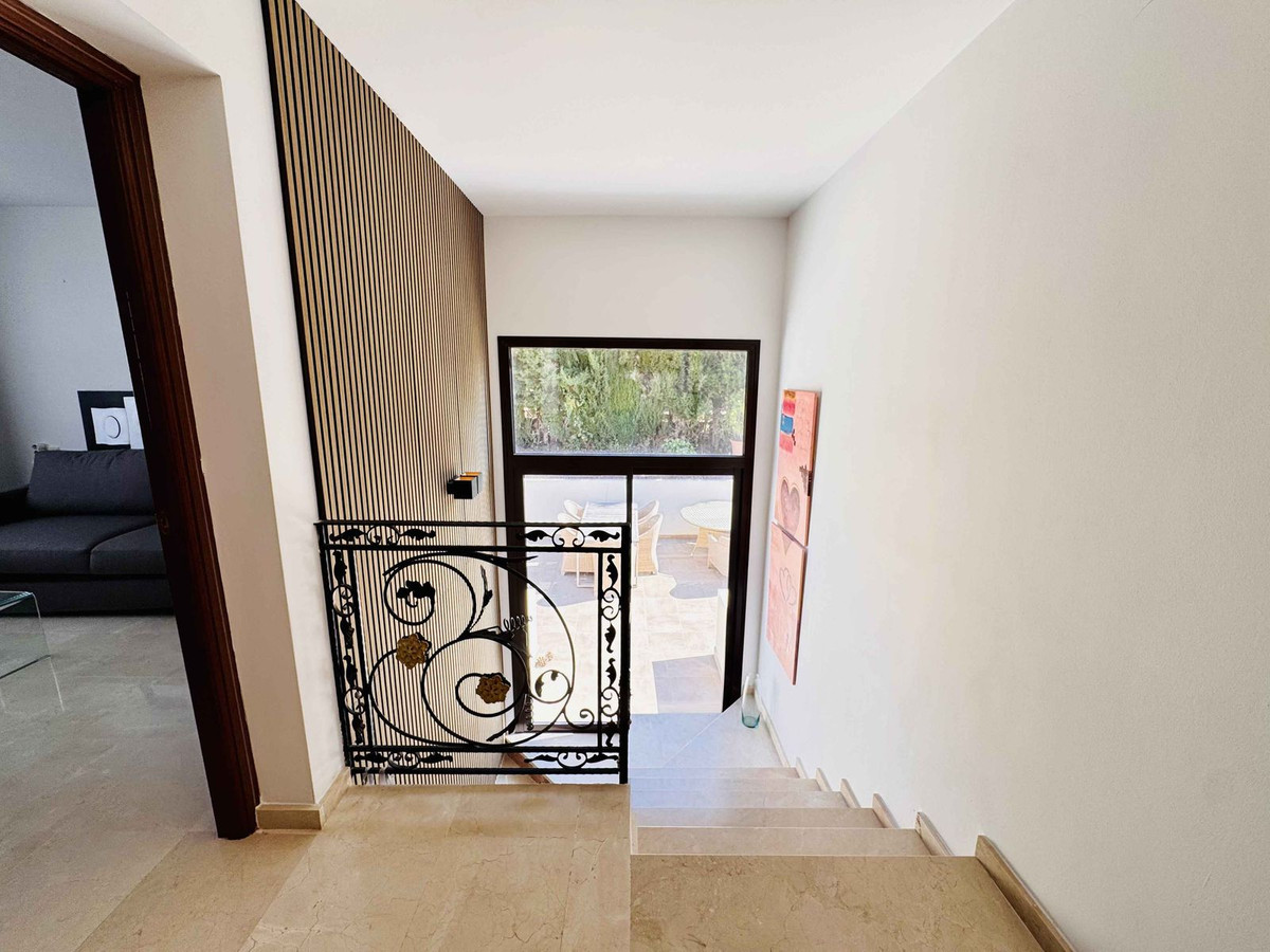 5ec702c7c46fa80f94954cd7d290abe6 - 24