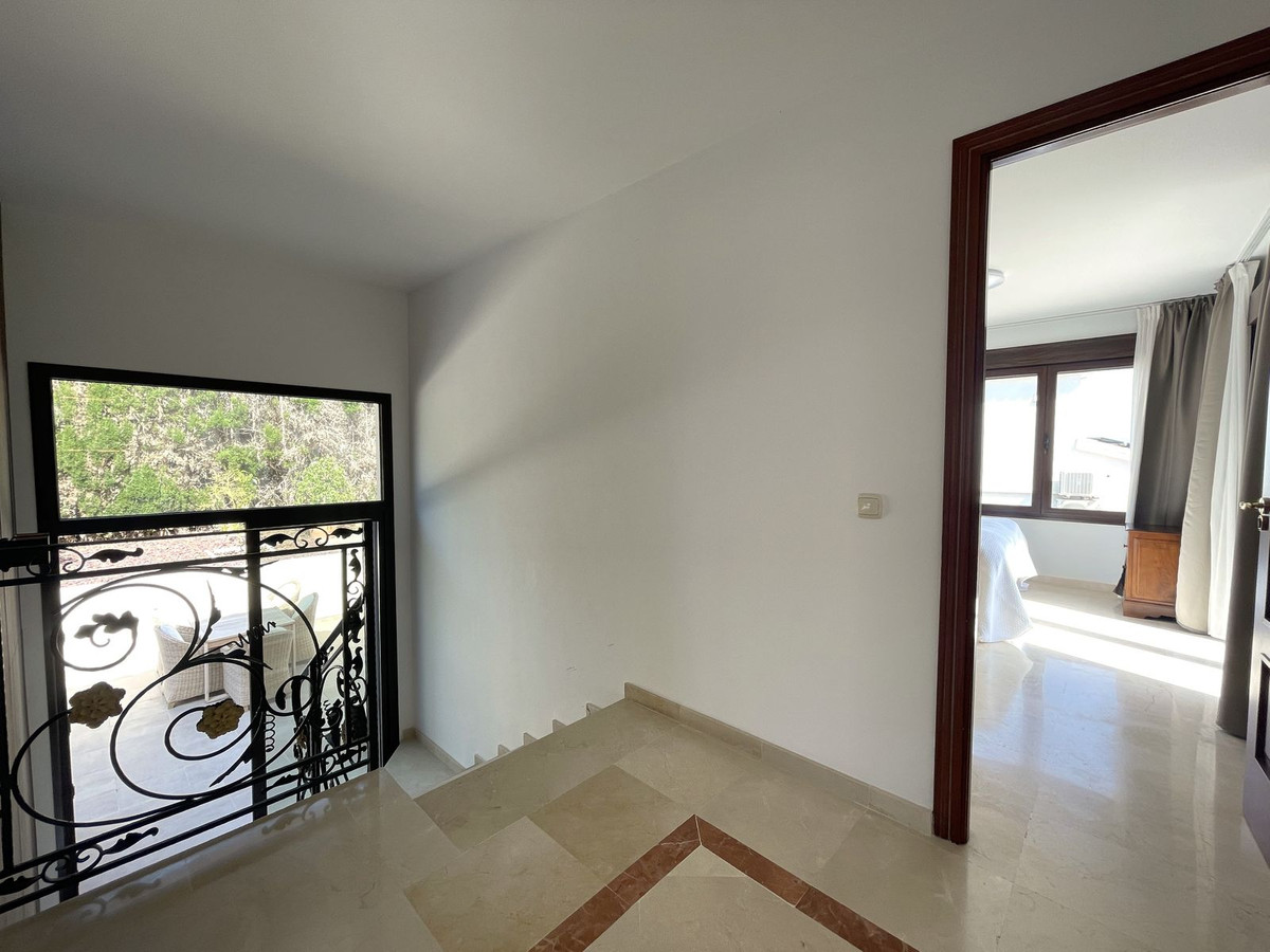 5ec702c7c46fa80f94954cd7d290abe6 - 25