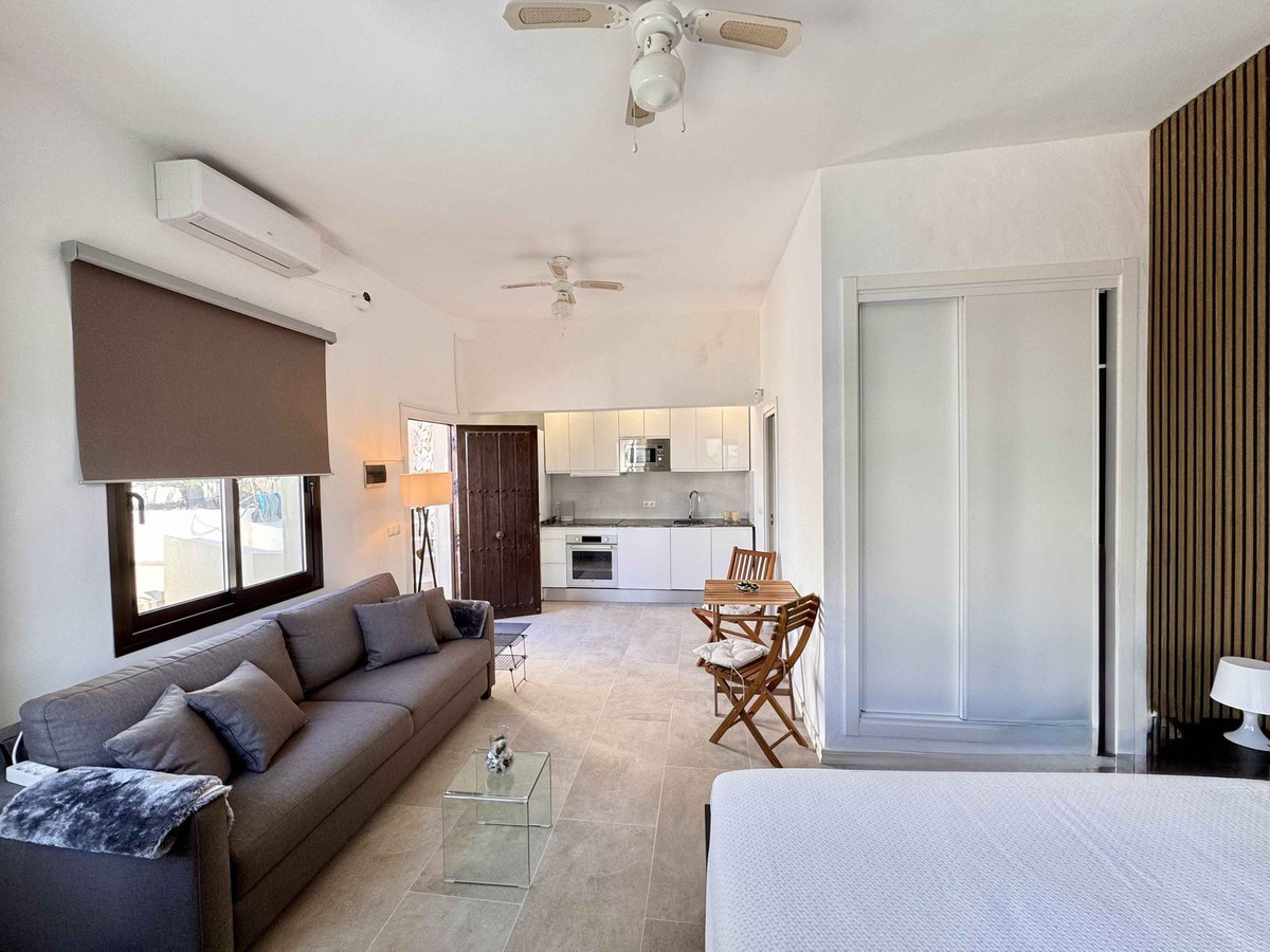 5ec702c7c46fa80f94954cd7d290abe6 - 44