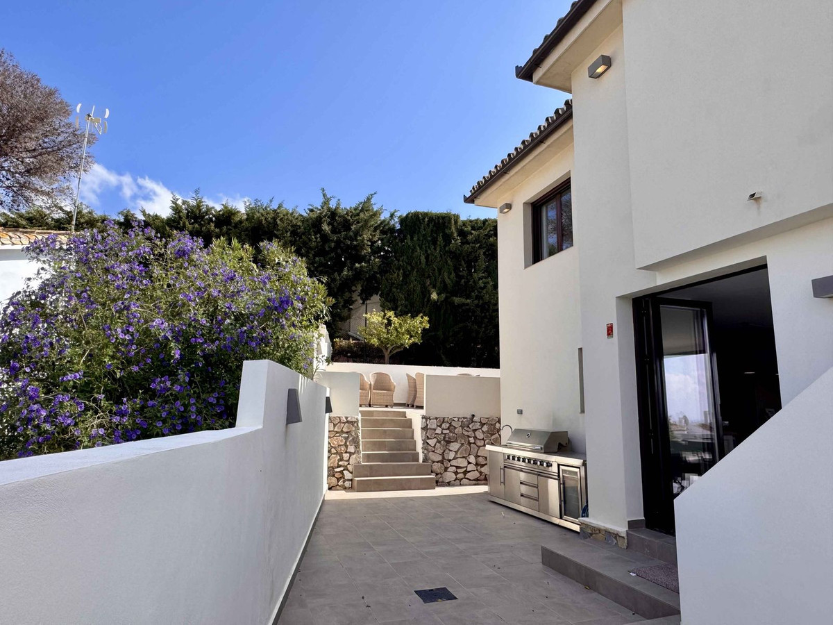 5ec702c7c46fa80f94954cd7d290abe6 - 50