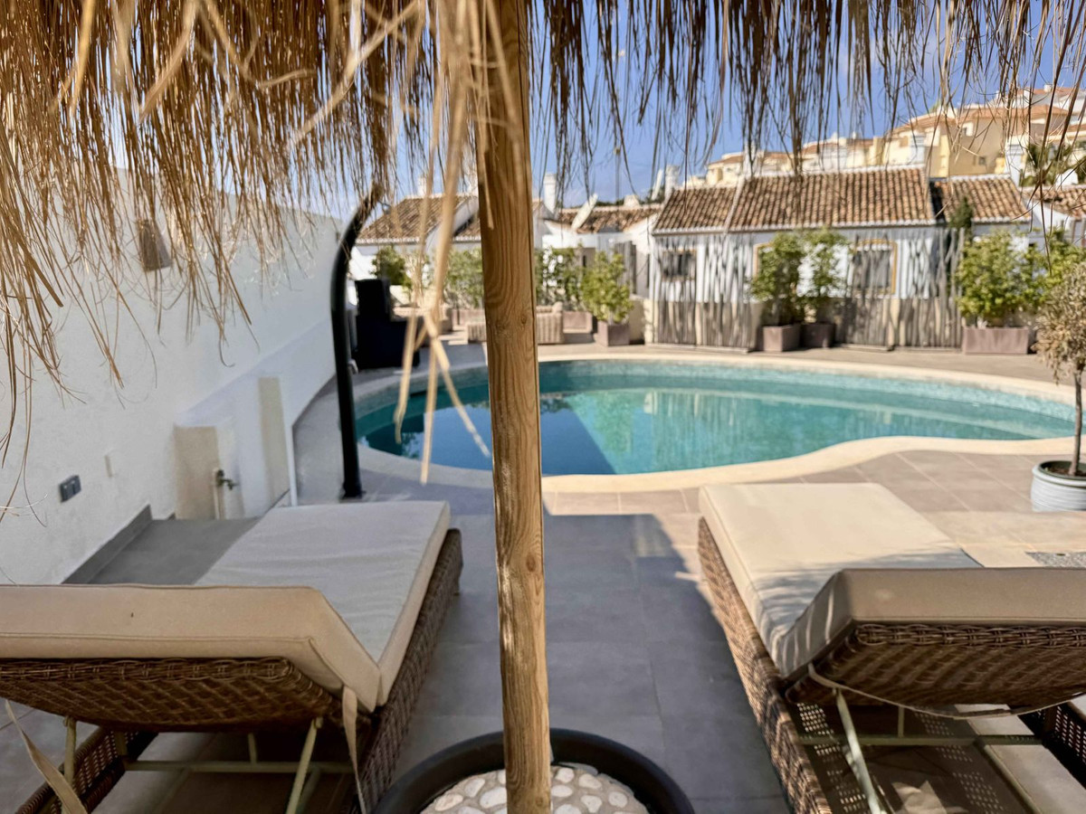 5ec702c7c46fa80f94954cd7d290abe6 - 52