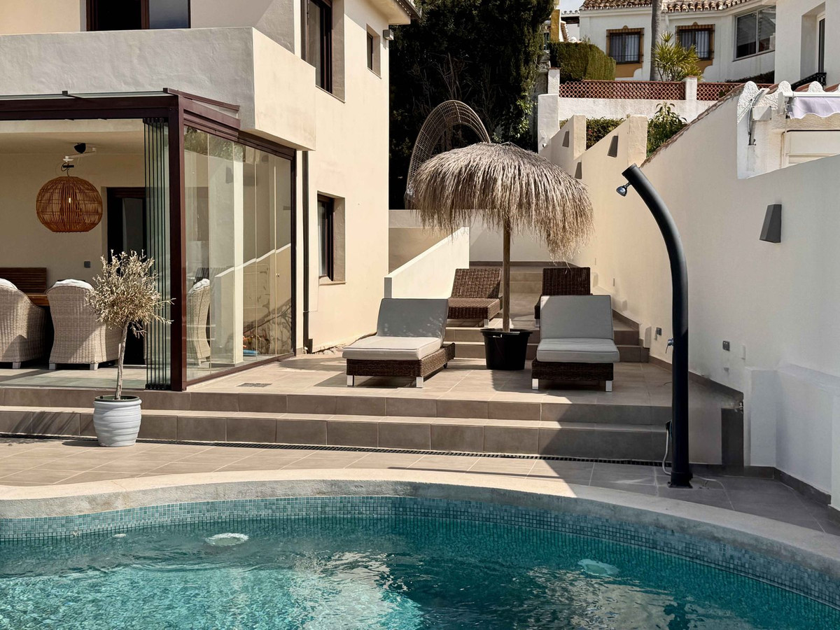 5ec702c7c46fa80f94954cd7d290abe6 - 53