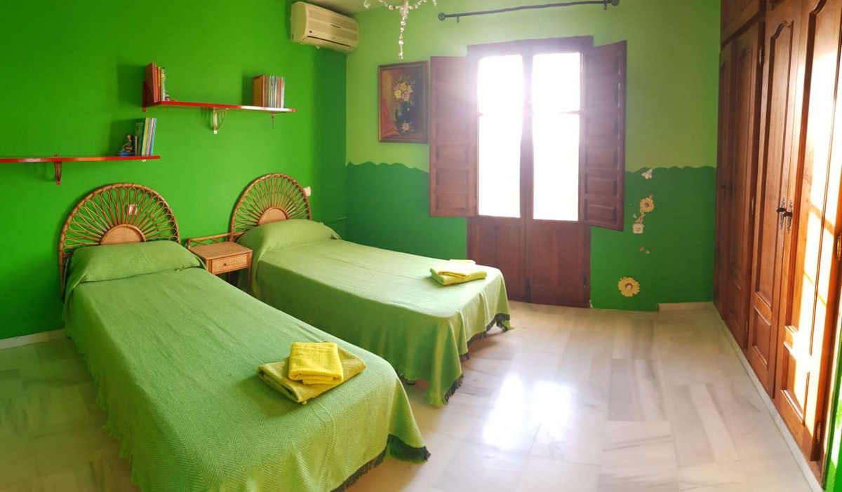 5f9e82add9c268496fa93c63f1392792 - 17