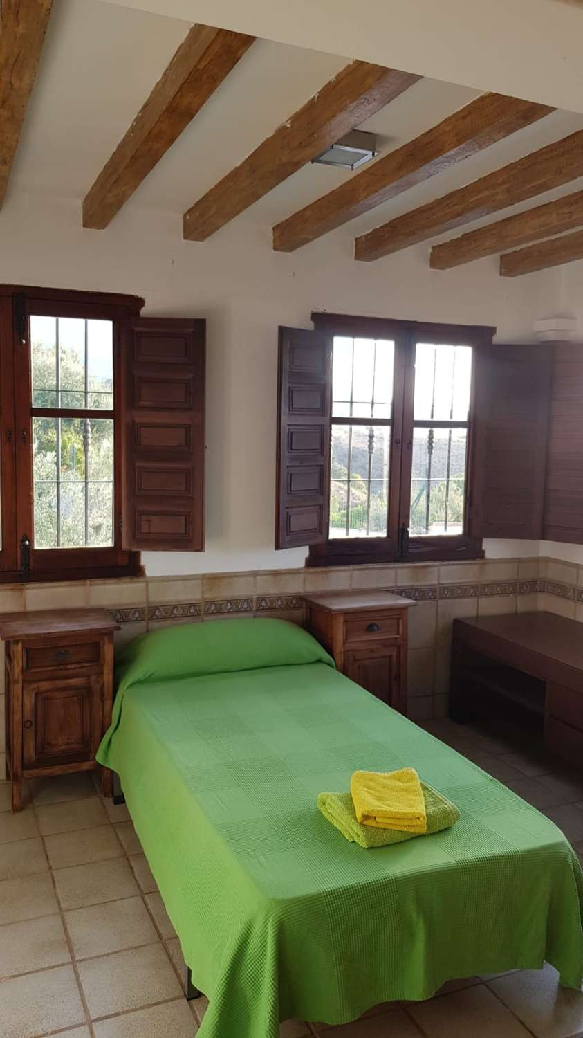 5f9e82add9c268496fa93c63f1392792 - 20