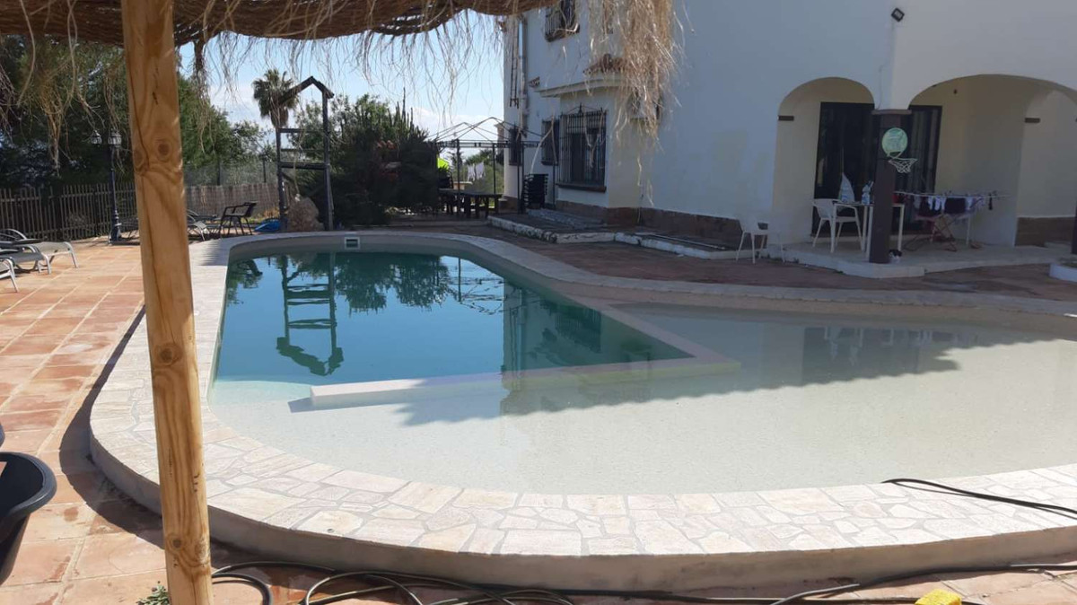 5f9e82add9c268496fa93c63f1392792 - 27