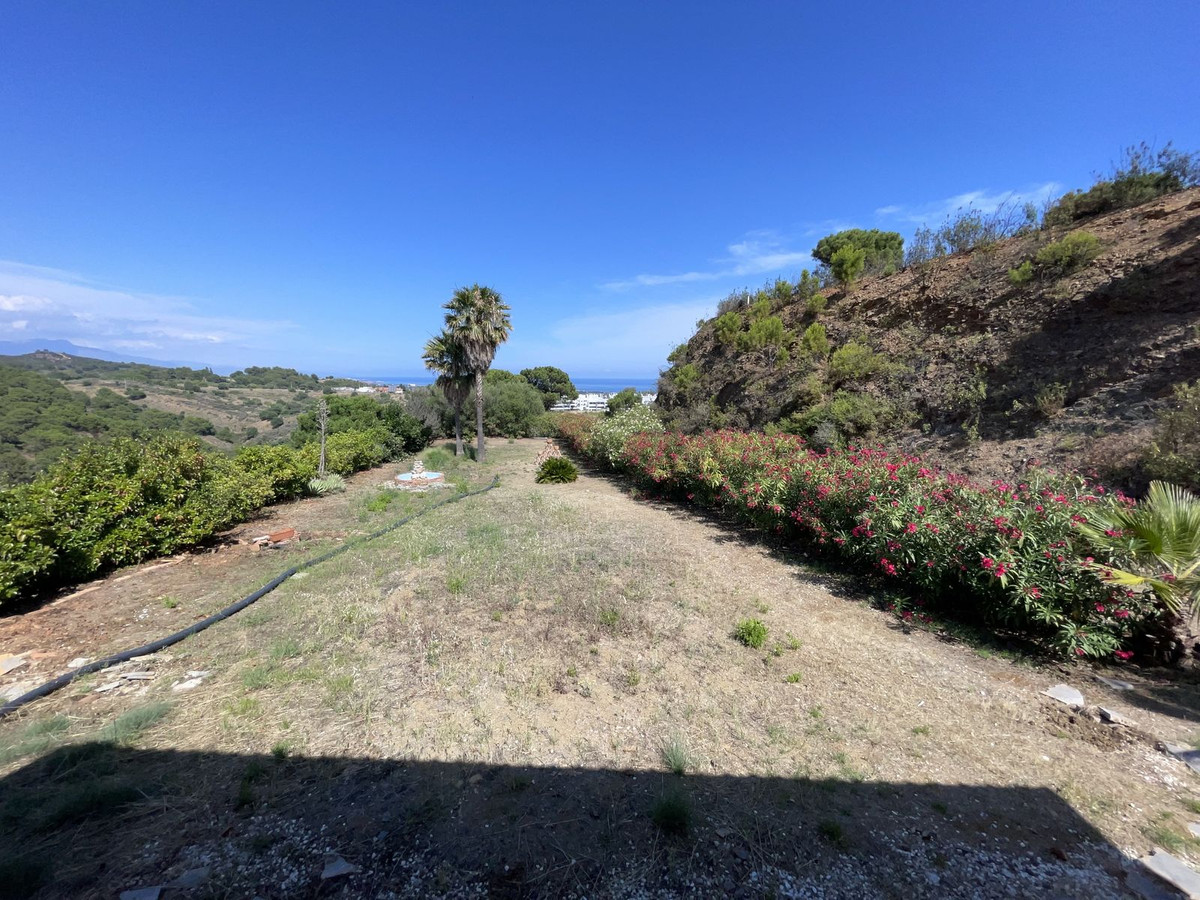 5fdcafc2d49dc3e7a28715db43d25e7f - 28