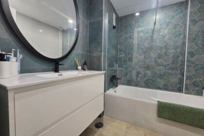 607057f1af6fb00acd0122d959eb1f5a - 12