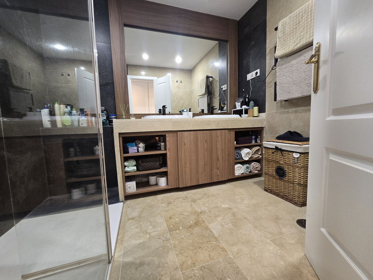 607057f1af6fb00acd0122d959eb1f5a - 20