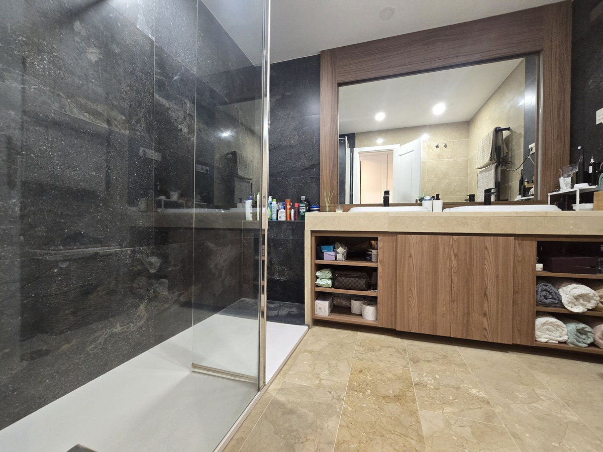 607057f1af6fb00acd0122d959eb1f5a - 21