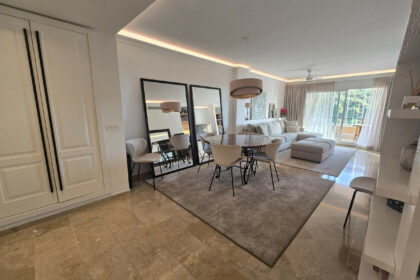 607057f1af6fb00acd0122d959eb1f5a - 28