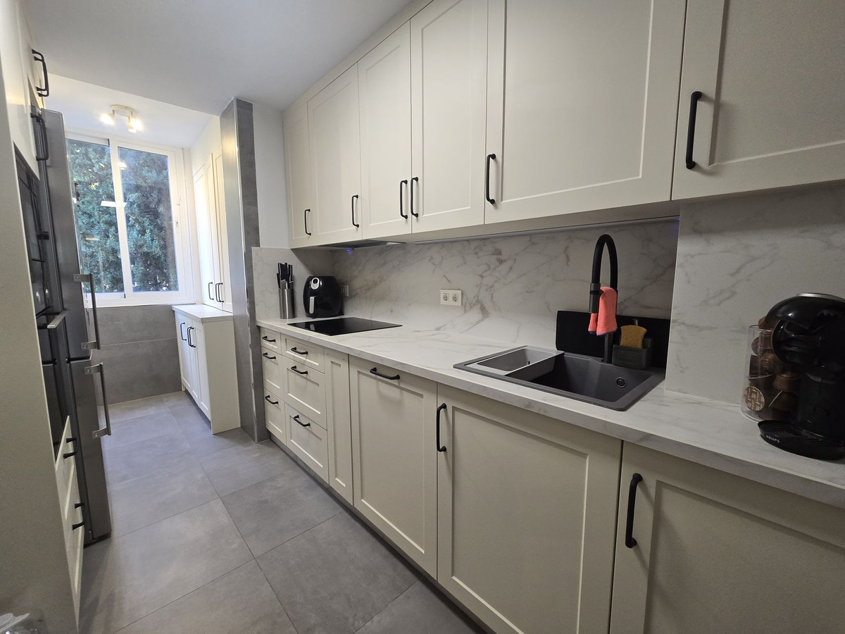 607057f1af6fb00acd0122d959eb1f5a - 29