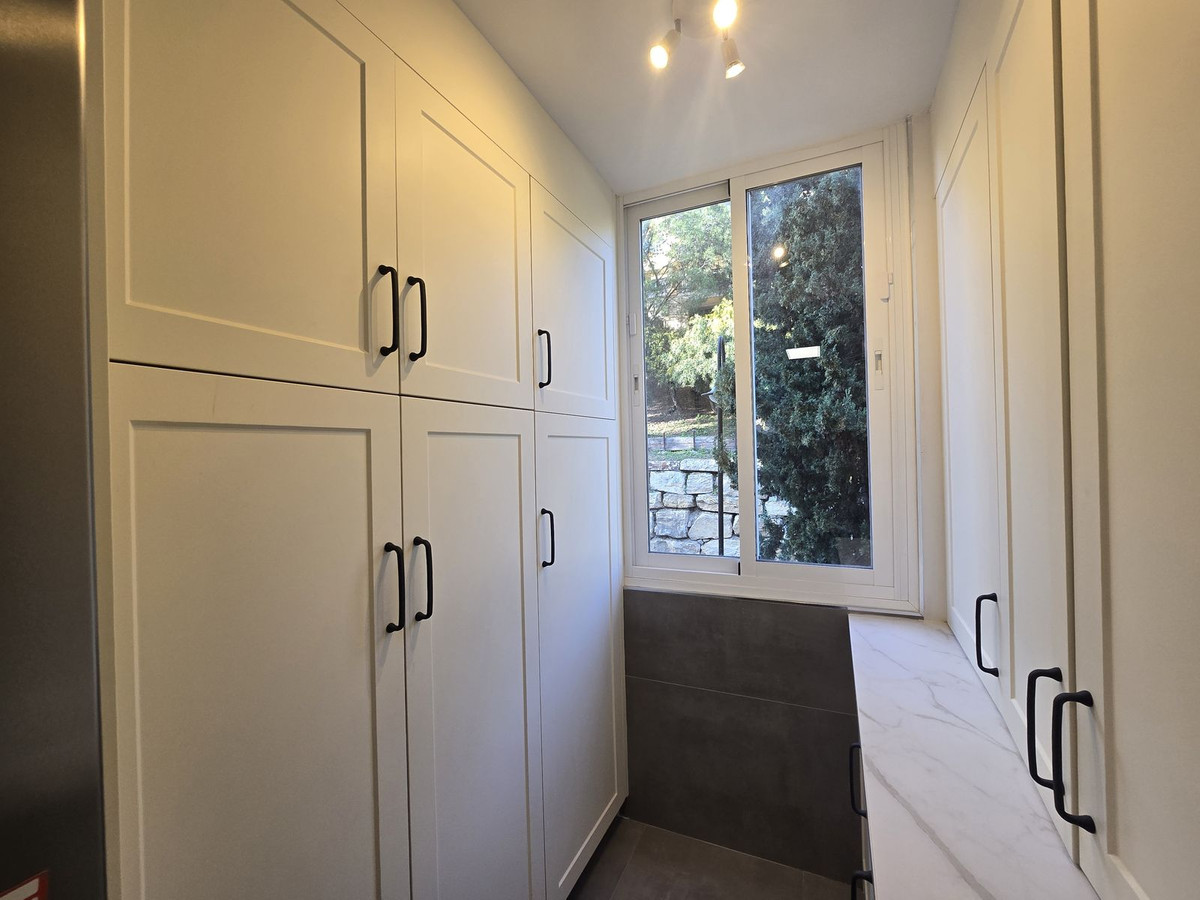 607057f1af6fb00acd0122d959eb1f5a - 31