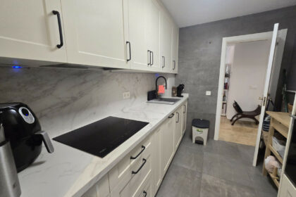 607057f1af6fb00acd0122d959eb1f5a - 32