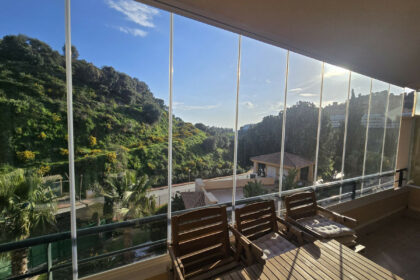 607057f1af6fb00acd0122d959eb1f5a - 33