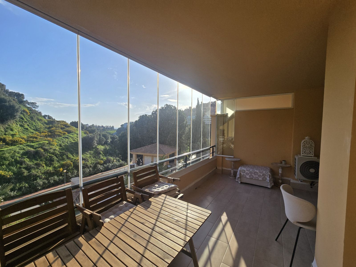 607057f1af6fb00acd0122d959eb1f5a - 34