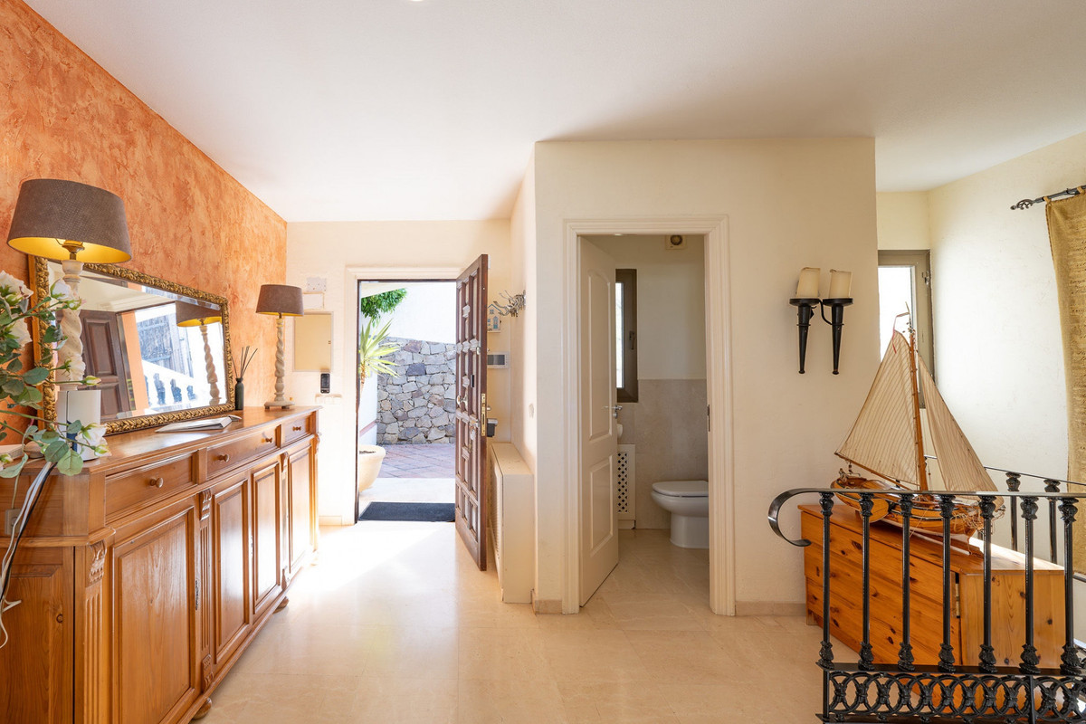 60b57a8226226ba6a0371bfb7290d5c2 - 12