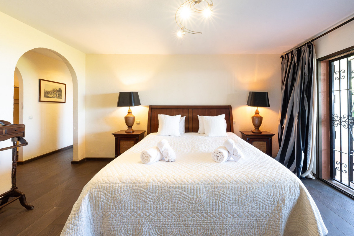 60b57a8226226ba6a0371bfb7290d5c2 - 23