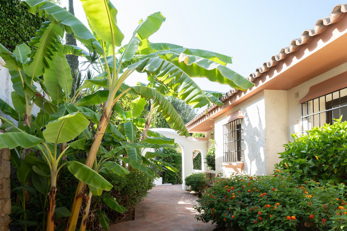 60b57a8226226ba6a0371bfb7290d5c2 - 27