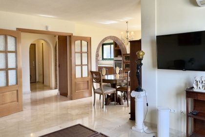 6124ffc58439e21b2d2d28af3eed06fc - 13