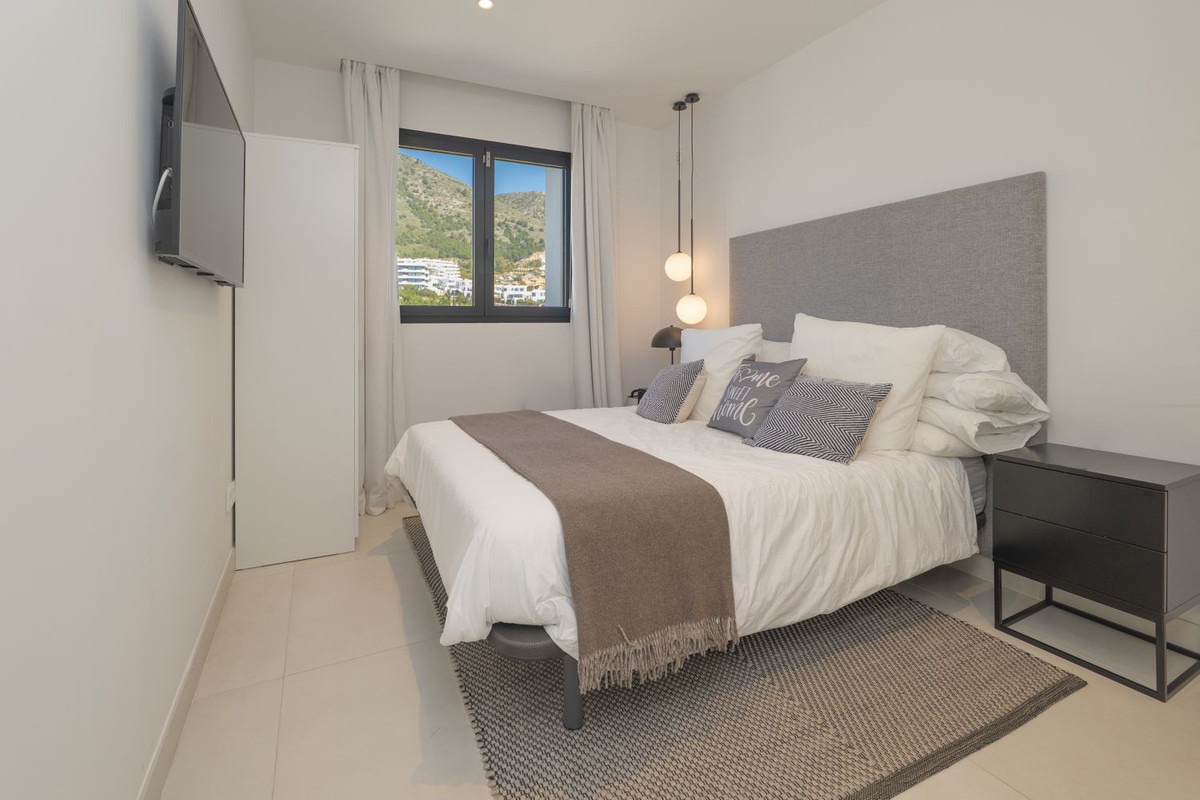 620aeebd71d197c27e06c3c0929bde00 - 21