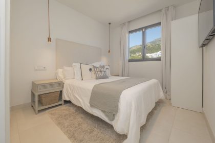 620aeebd71d197c27e06c3c0929bde00 - 23