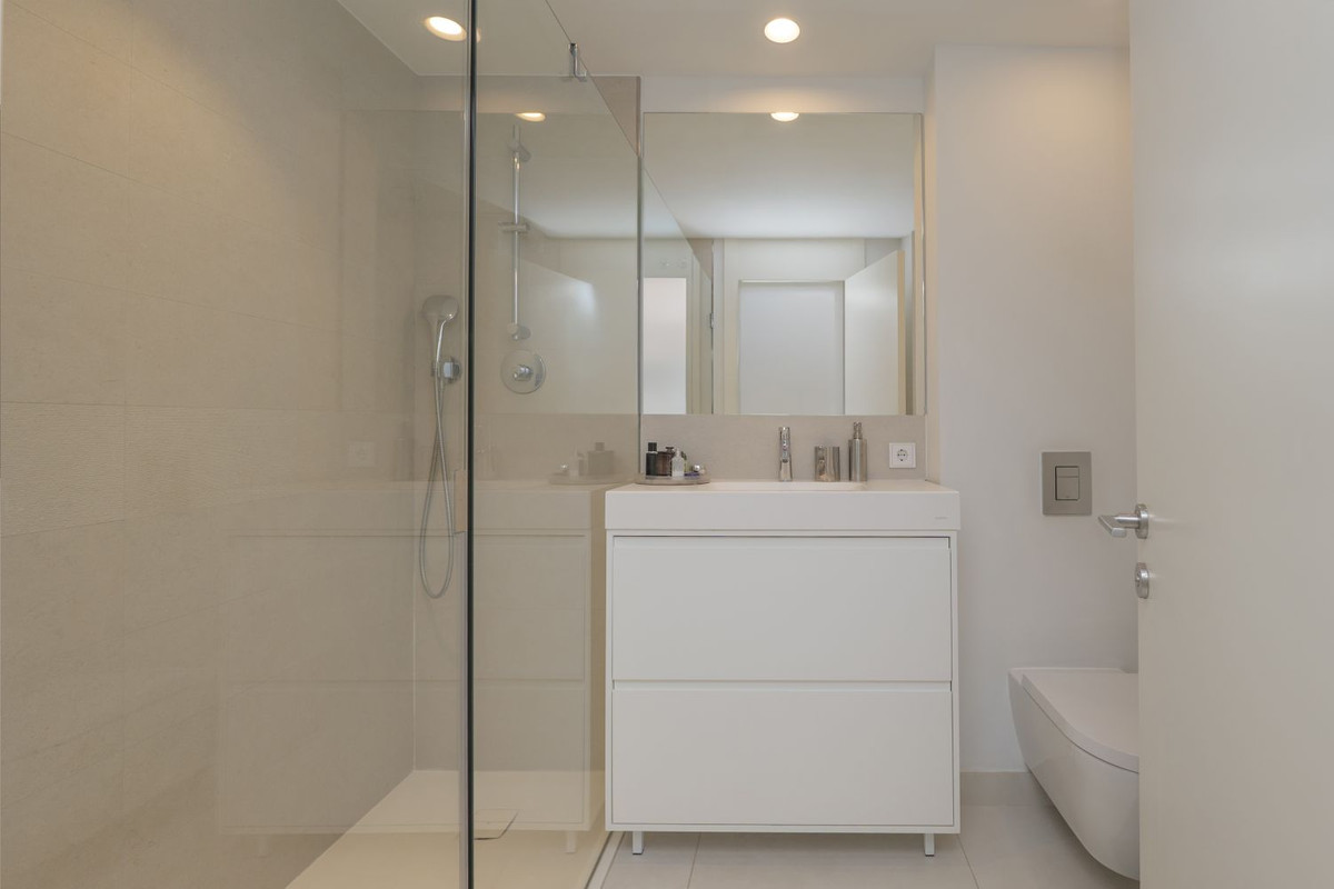 620aeebd71d197c27e06c3c0929bde00 - 24