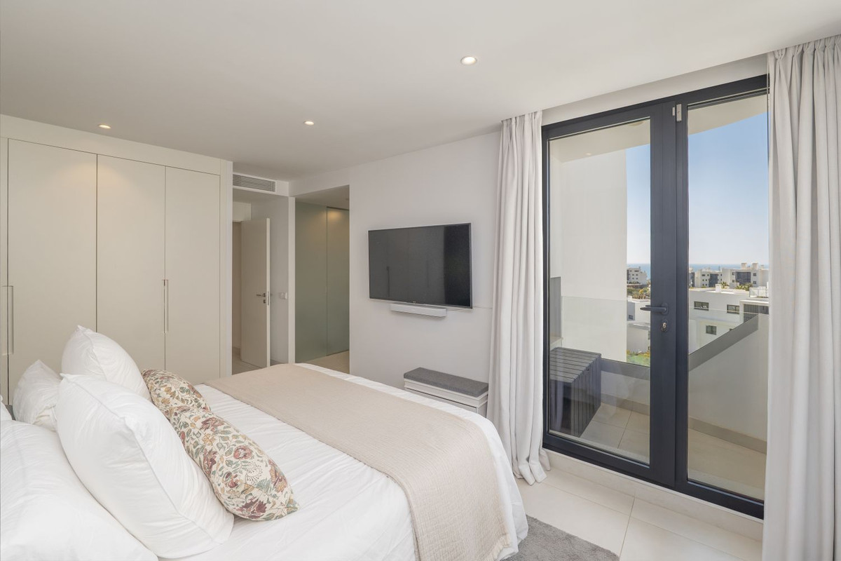 620aeebd71d197c27e06c3c0929bde00 - 26