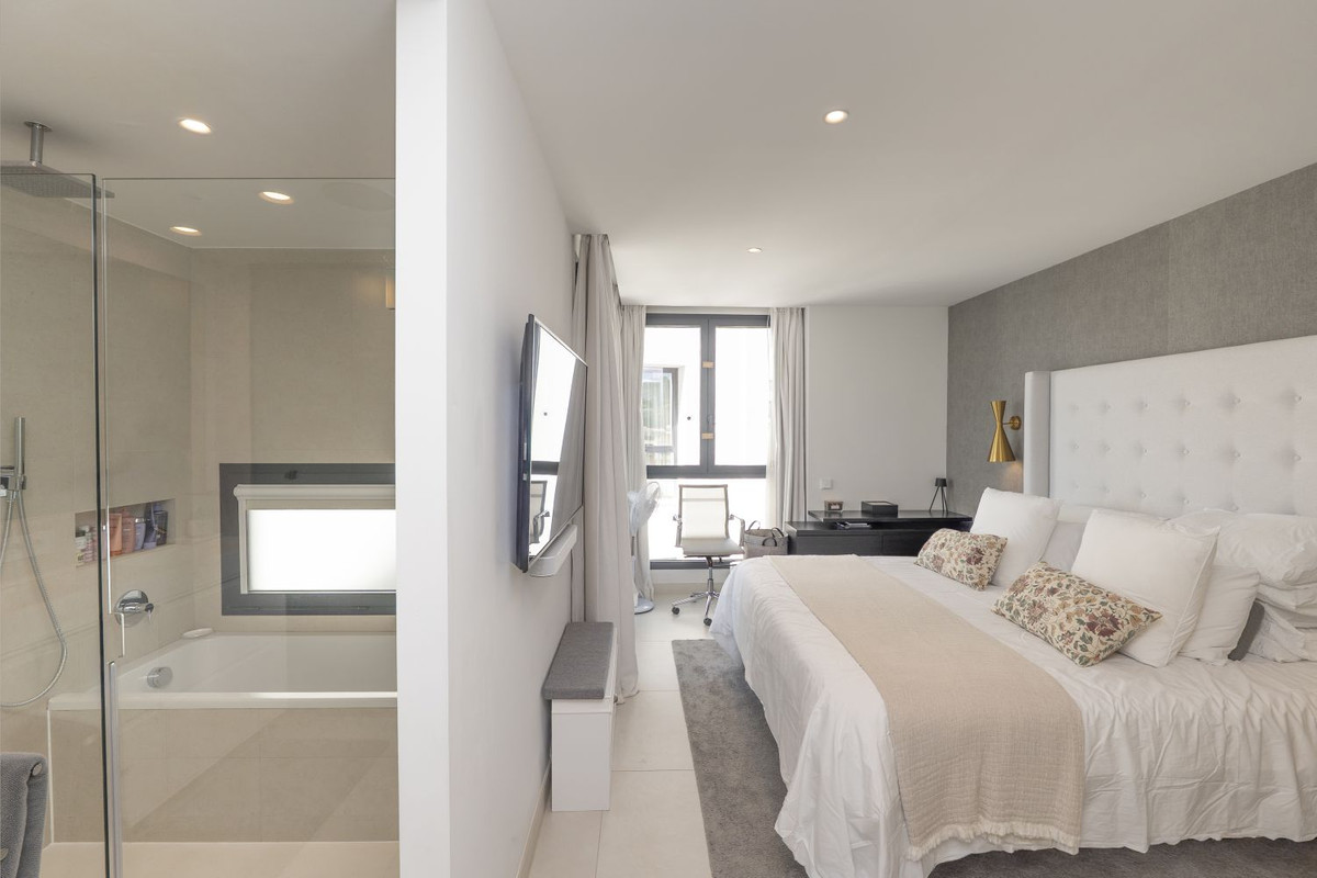 620aeebd71d197c27e06c3c0929bde00 - 30