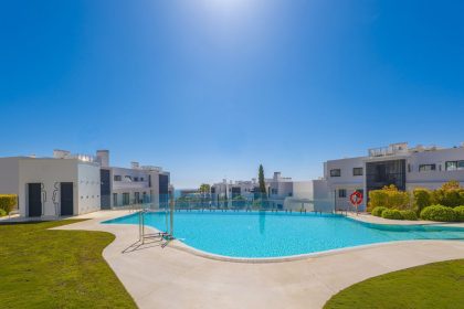 620aeebd71d197c27e06c3c0929bde00 - 33