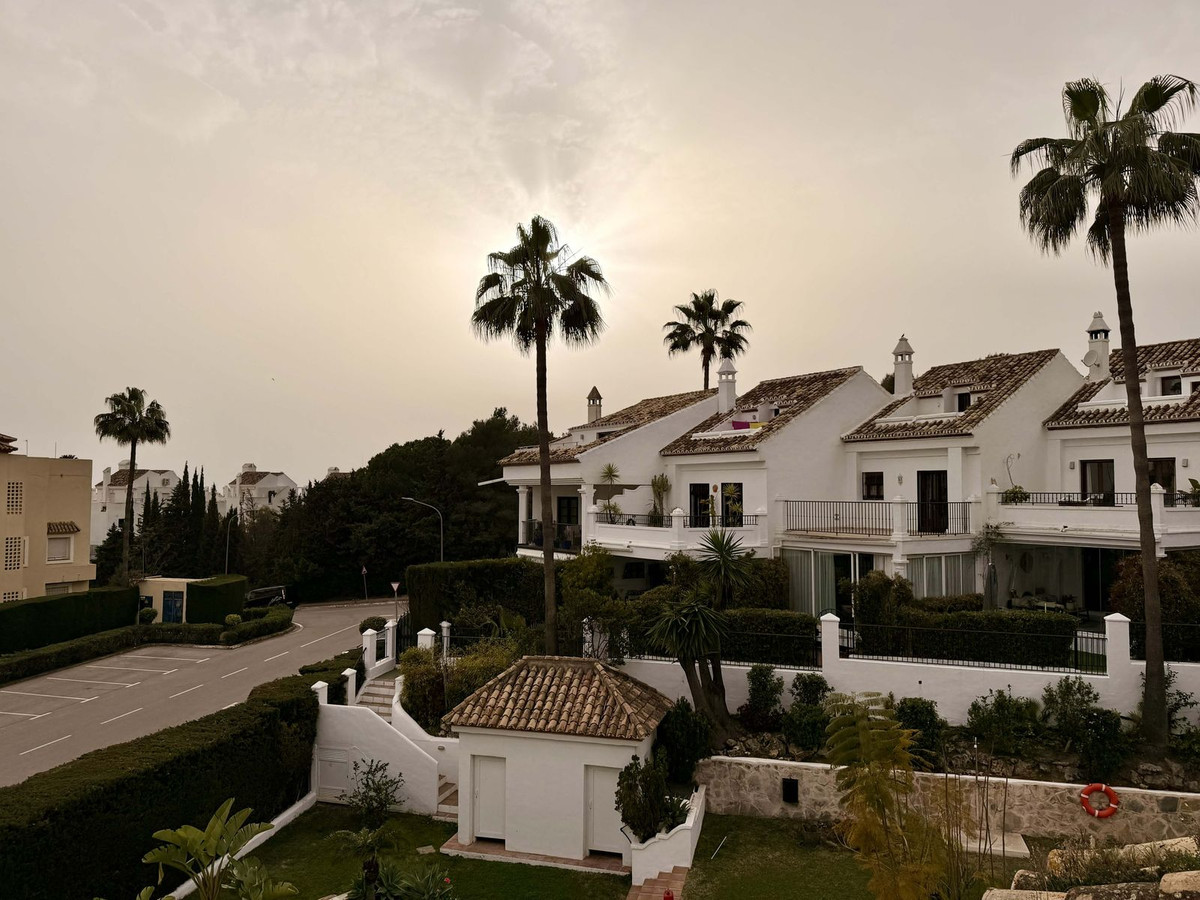 6320c8264ed43df76072a03793c055d0 - 24