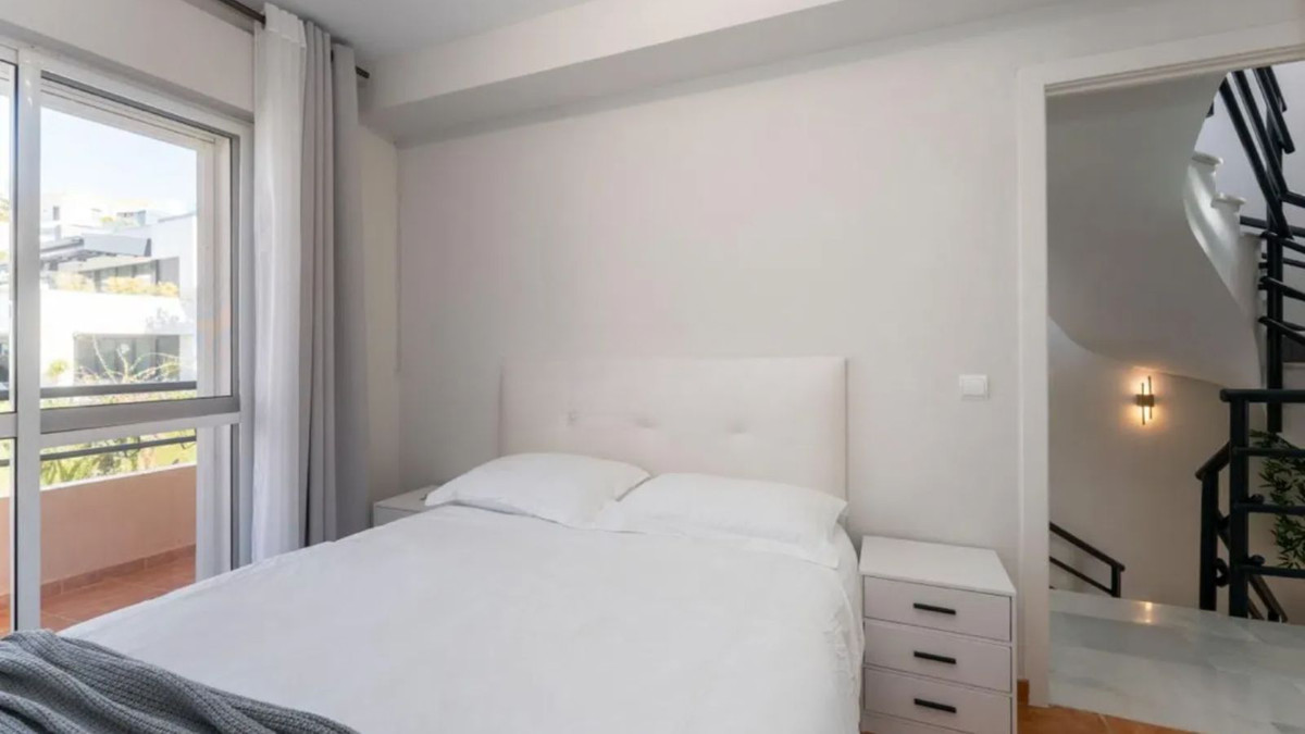 642728bc223658b218a65b335c3649e2 - 18