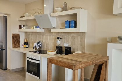 643c68f2be2646c4185dfbb077d700e5 - 12