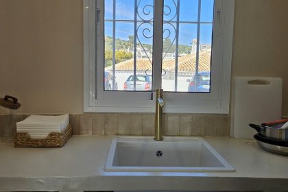 643c68f2be2646c4185dfbb077d700e5 - 14