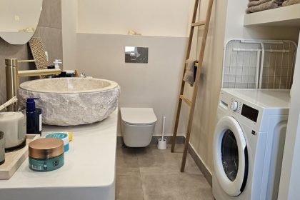 643c68f2be2646c4185dfbb077d700e5 - 27