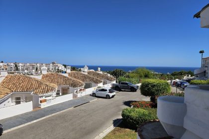 643c68f2be2646c4185dfbb077d700e5 - 32