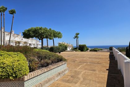 643c68f2be2646c4185dfbb077d700e5 - 42