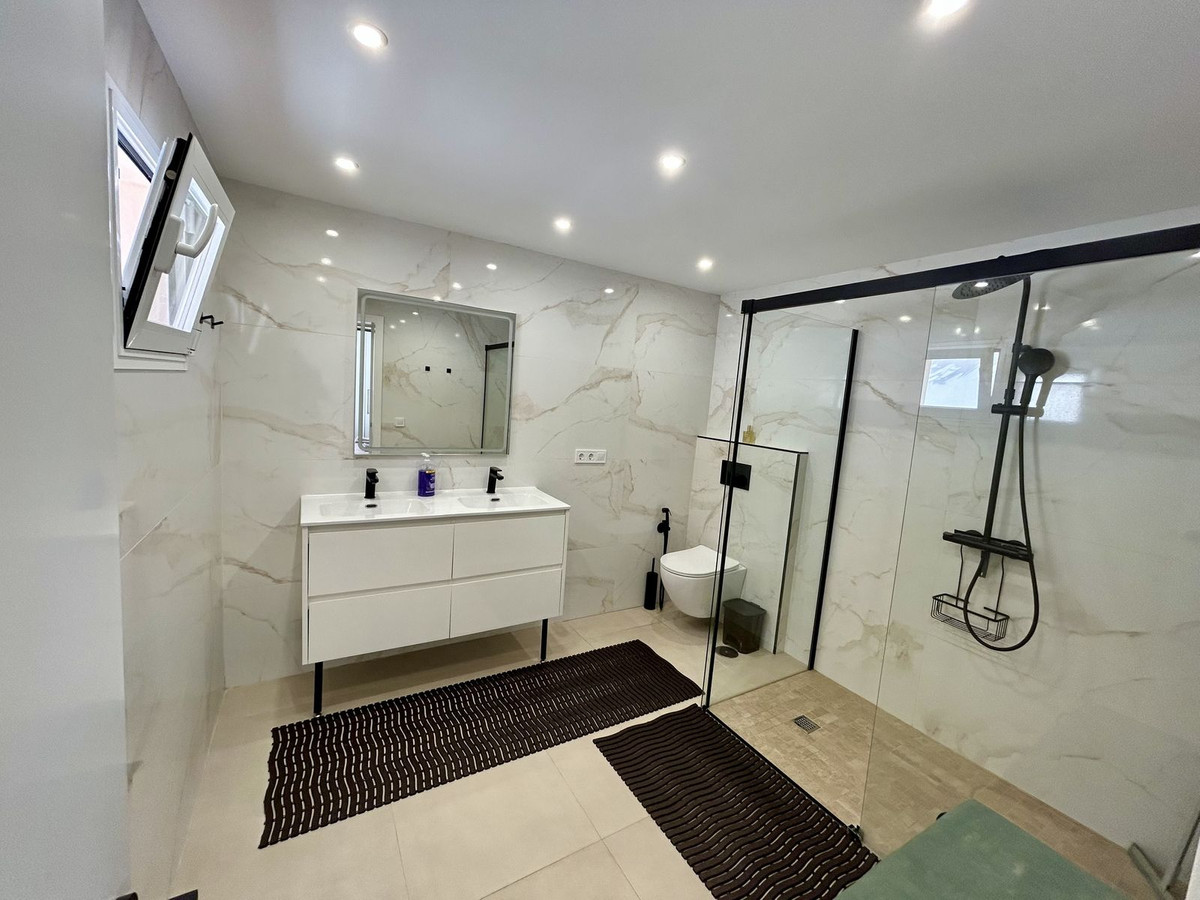 651b43cae295fad6414ec80212d872f3 - 40