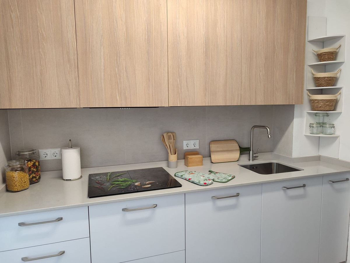 652449131d33a3e8c1c4b3748ed31ecc - 18