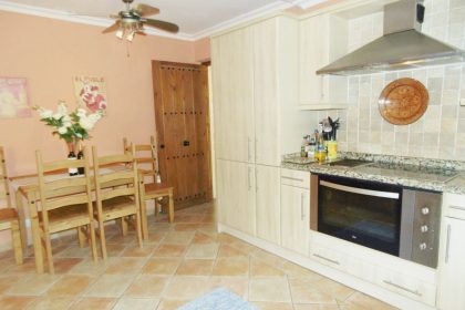 657c90d87dea959bc10fb5549418cb99 - 15