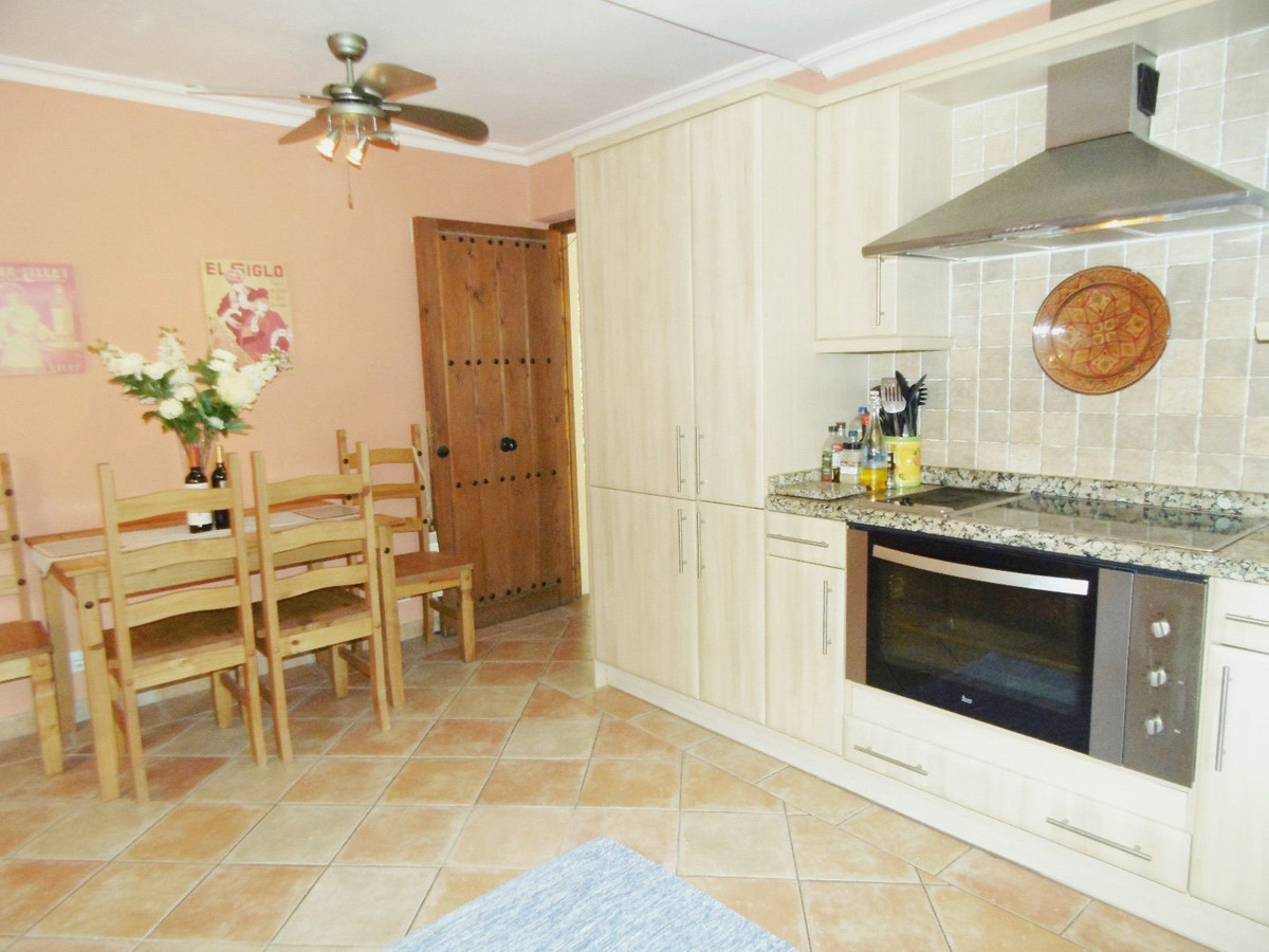 657c90d87dea959bc10fb5549418cb99 - 15