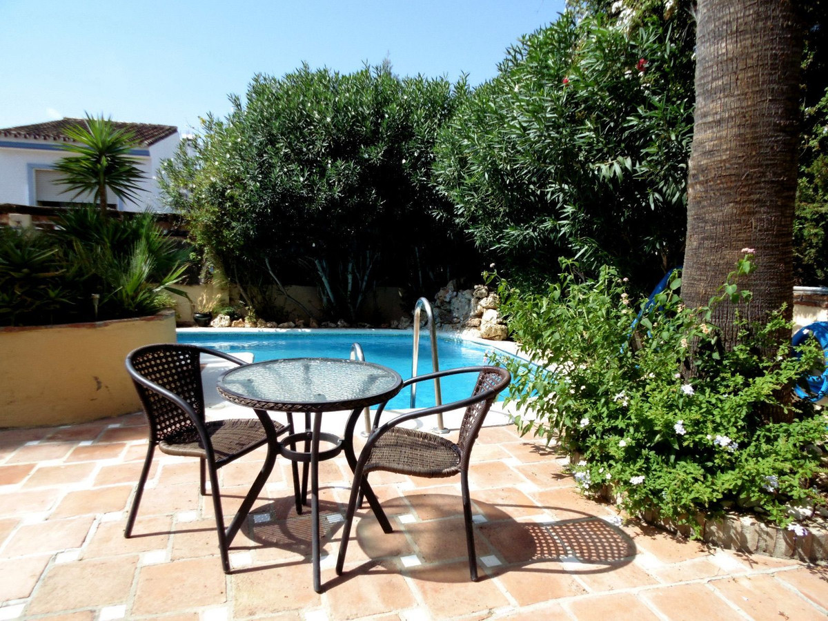 657c90d87dea959bc10fb5549418cb99 - 2